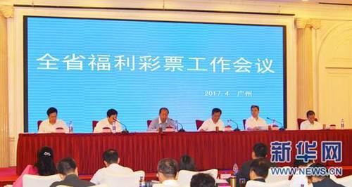 波尔戈确认了本次出击的协约(便宜的工作我可不做哦!)，立刻乘上了他的萨伯伊亚S-21式爱机。